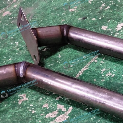 Fabbricazione di tubi su misura in acciaio mite per veicoli Servizi di piegatura di tubi metallici