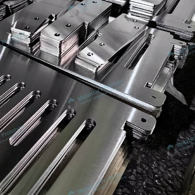 1Servizi di taglio laser su misura per alluminio, acciaio e ottone